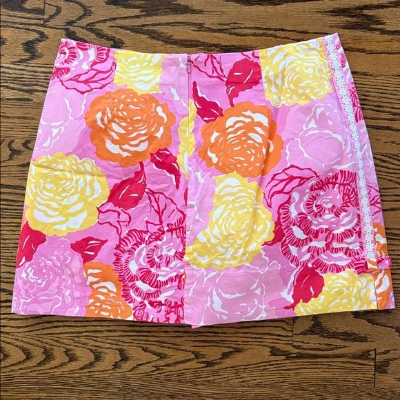 Lilly Pulitzer Pink and Yellow Floral Skort with daisy lace trim size 10 - Picture 5 of 6